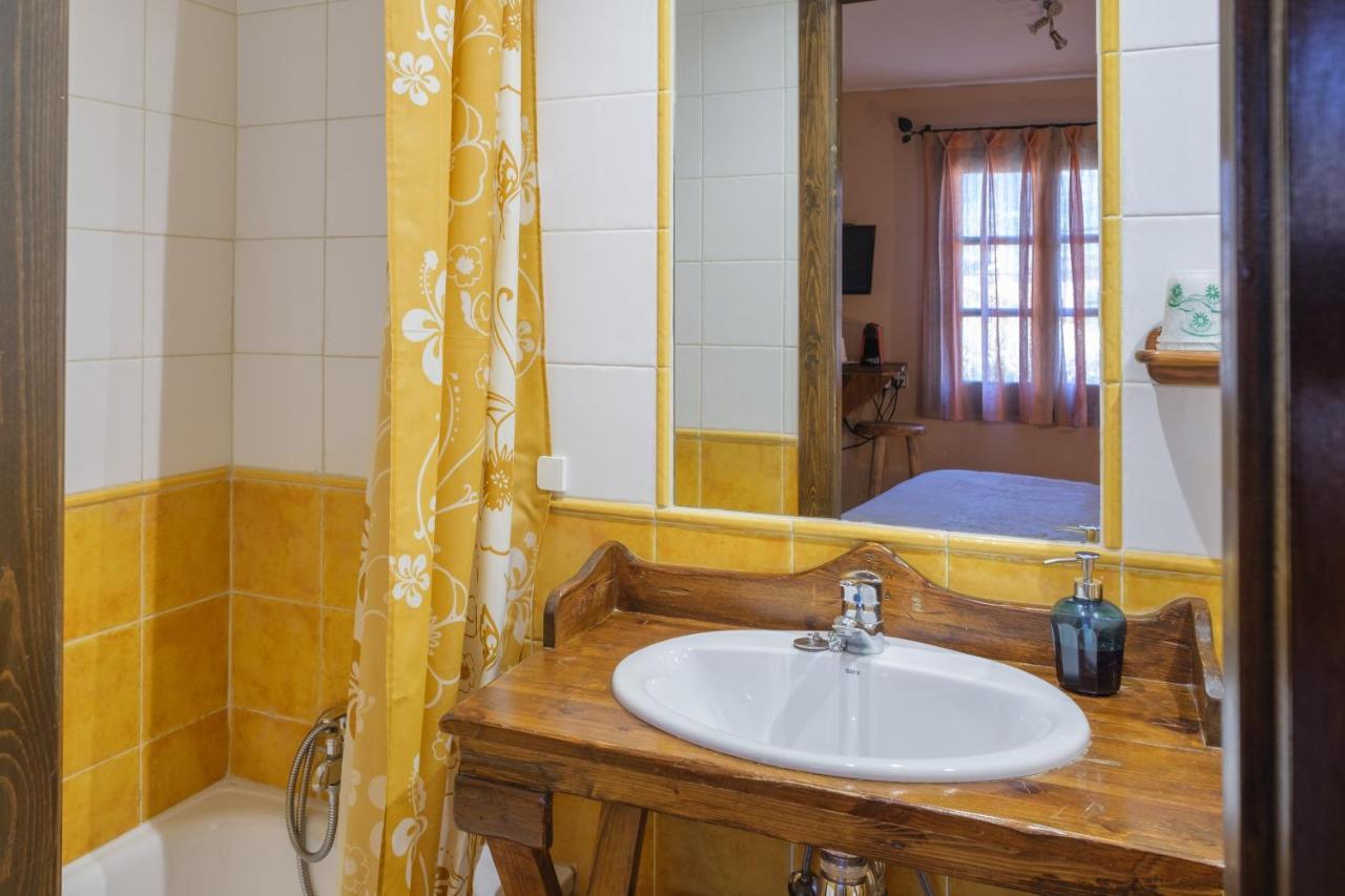El Rincon De Andrea Habitaciones Biescas Kültér fotó